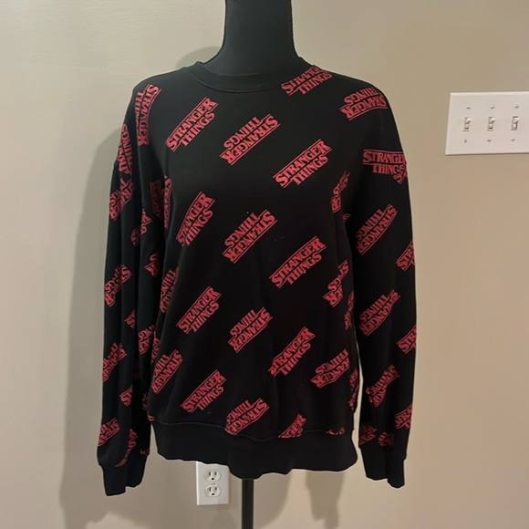 🌸5 FOR $25 🌸 Stranger Thing red and black sweatshirt - Picture 1 of 5